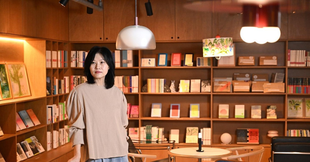 목소리 다정하던 그 시인, 무서워졌다… 또는 무서워하고 있다