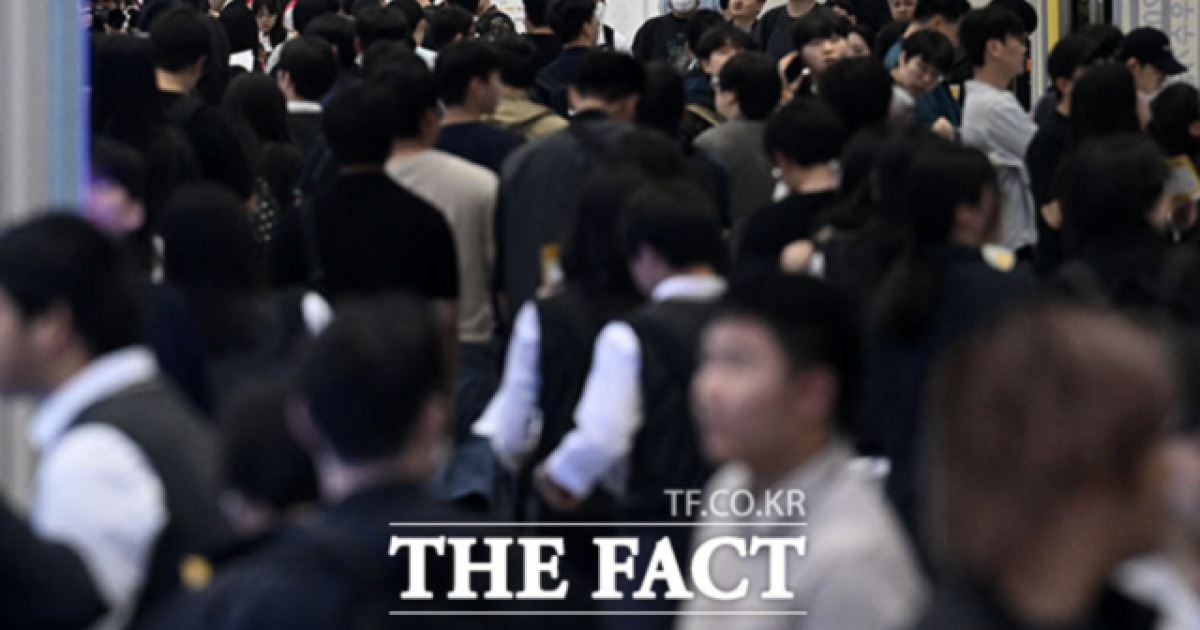 불황에도 사람은 뽑는다…제조업 채용 키워드는 'AI 융합인재'