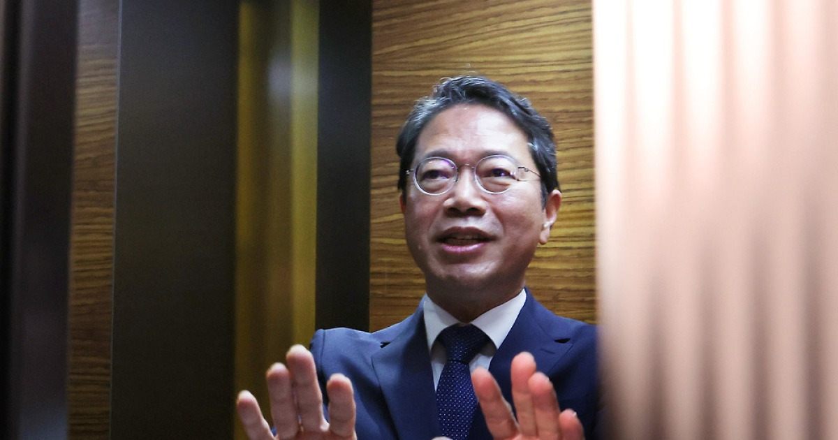 조폭 출신 회장·주가조작 선수… ‘제넨셀 재료'에 8개社 달라붙어