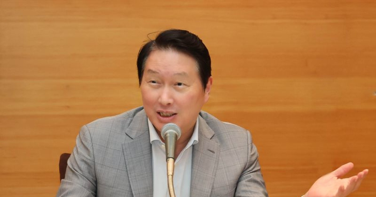 최태원 SK회장, 울산 AI데이터센터 현장 점검..AI 현장행보 강화