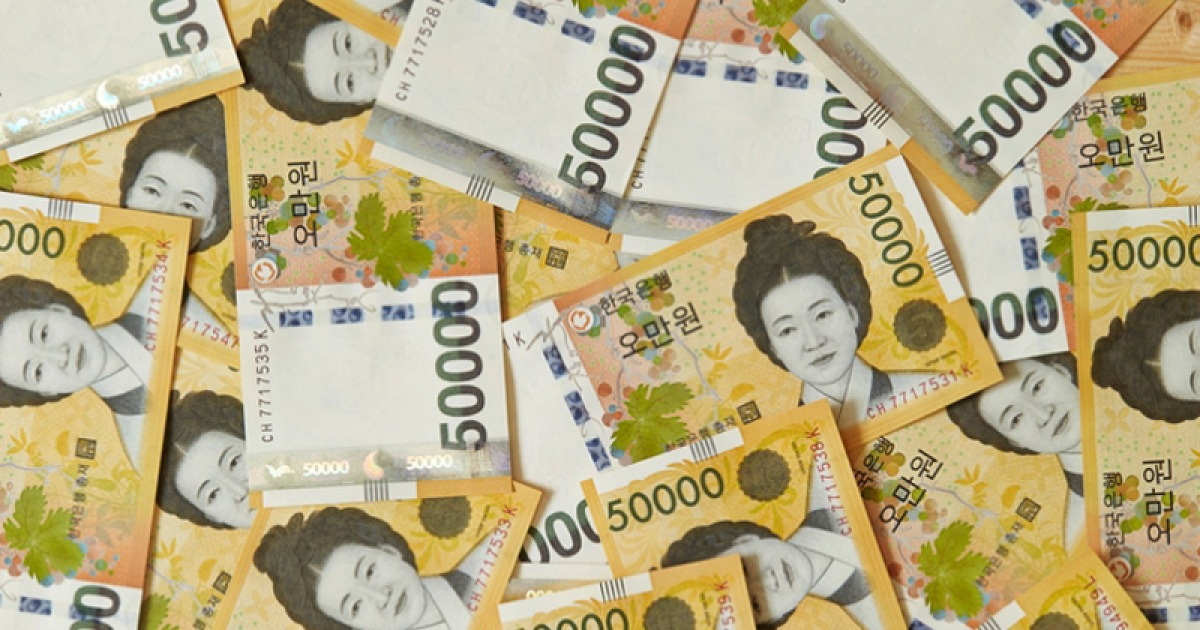 Household Funds Return to Bank Deposits Amid Rising Interest Rates, Slowing Stock Market Inflows