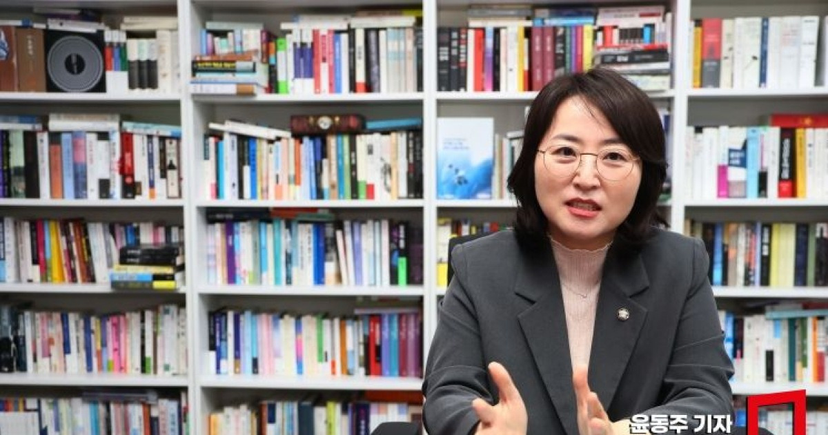 [AI룰메이커]⑦이주희 "1020이 AI 취약계층…정기국회 내 '한국형 온라인 안전법'"