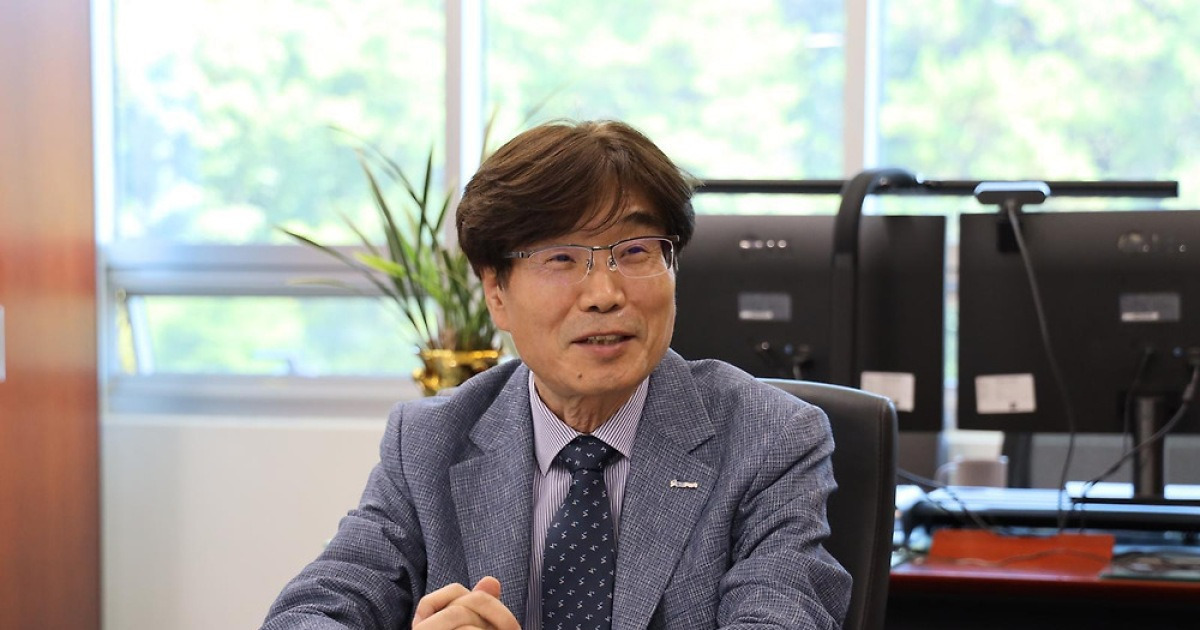 [초대석]“AI 시대엔 어른도 ‘과학 문해력’ 필요”