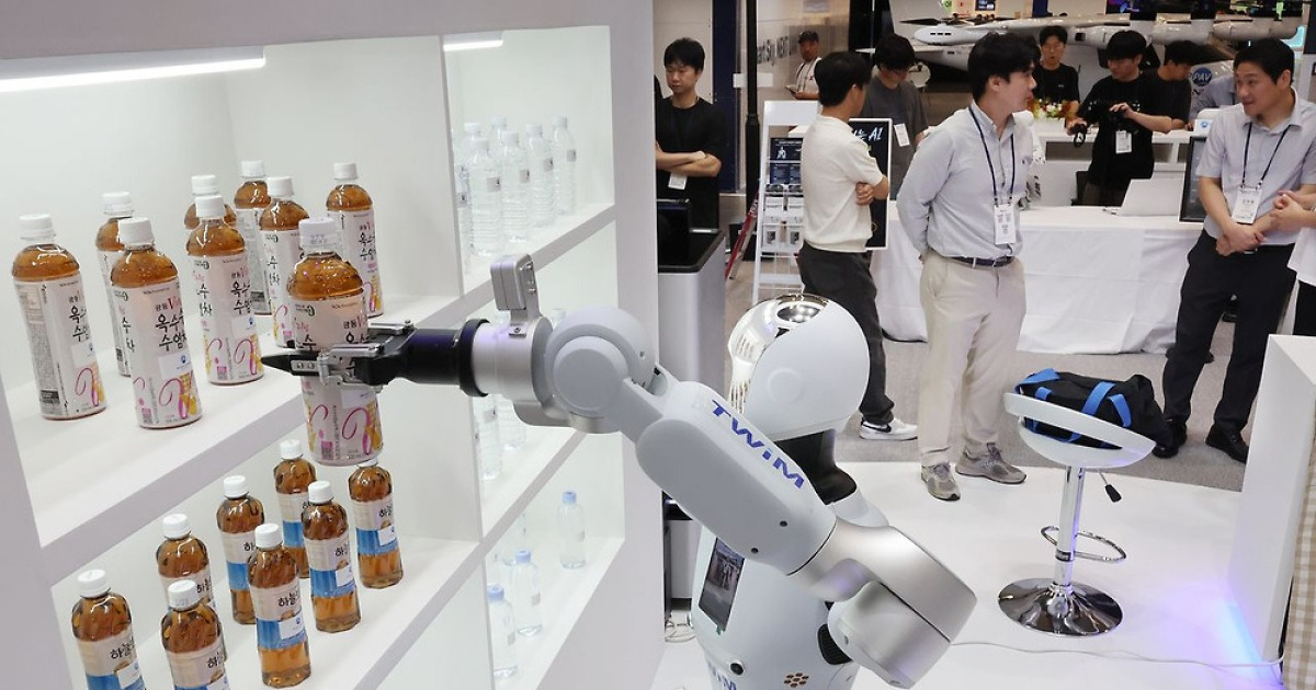 AI 대전환의 초입 ‘고용의 역설’…일자리 늘었는데 20대는 줄었다
