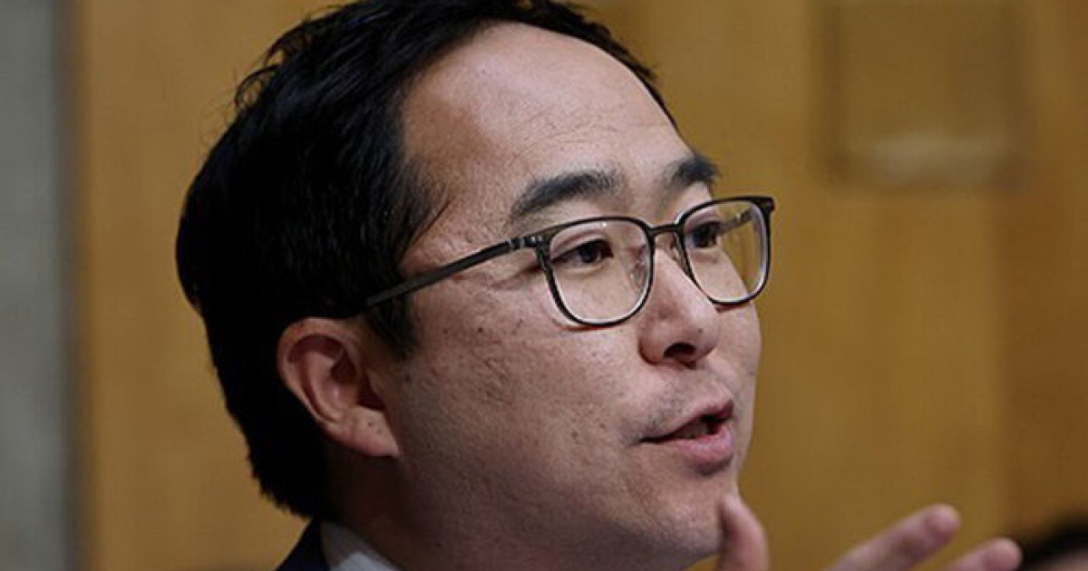 앤디 김 "AI기업들 '자발적 선의' 의존 안돼…연방 규제 필요"