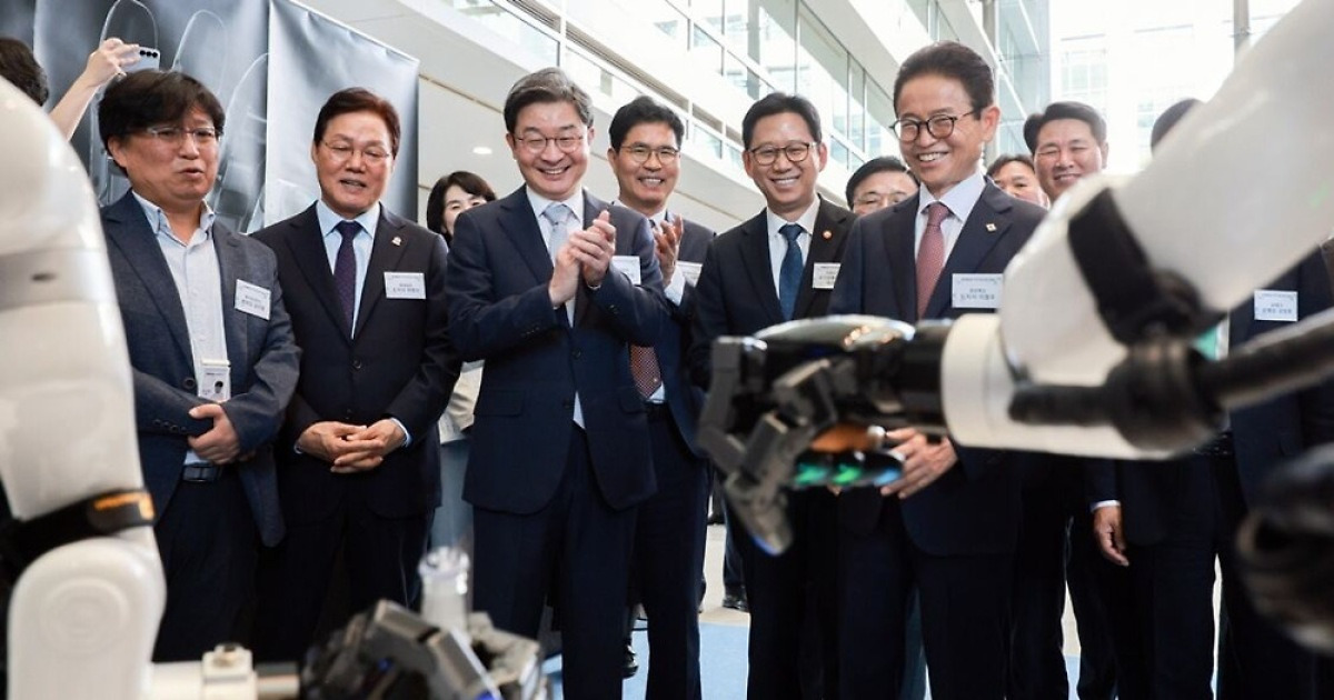 전북도, 피지컬AI 산업 클러스터 조성 속도…기업 유치·금융지원 본격화