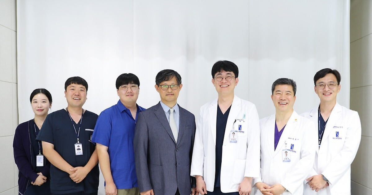 X-ray 속 수술 나사 지우고 뼈 찾았다…한동대·에스포항병원, AI 판독 기각률 65% 줄여