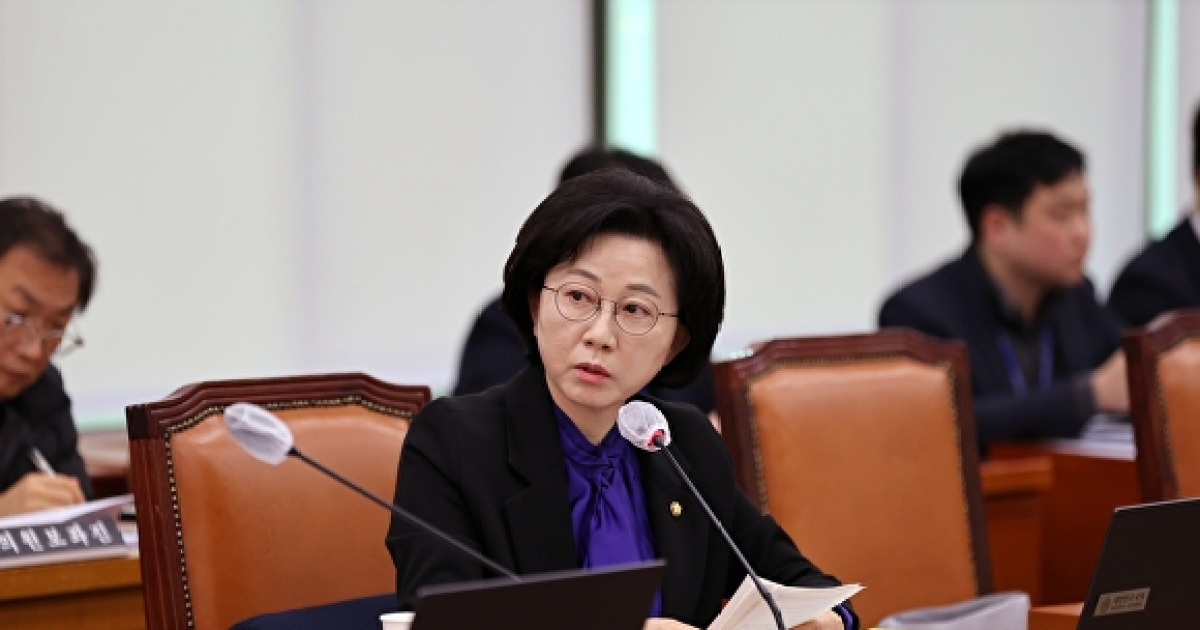 송옥주 “피지컬 AI 항만 표준화, 데이터·경쟁력 중심 재검토해야”