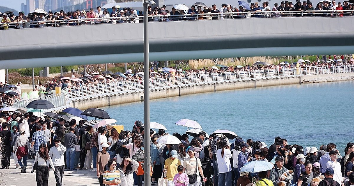 떠나지 않는 '부캉이' 식지 않는 인기…누적 방문객 90만명(종합)