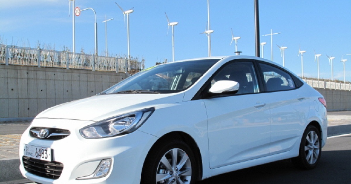 Хендай корейской сборки. Hyundai Accent 2011 белый. Хондай акцент 2011 г.. Hyundai Accent 2012 in Korea. Акцент 2011 1.6 механика\.