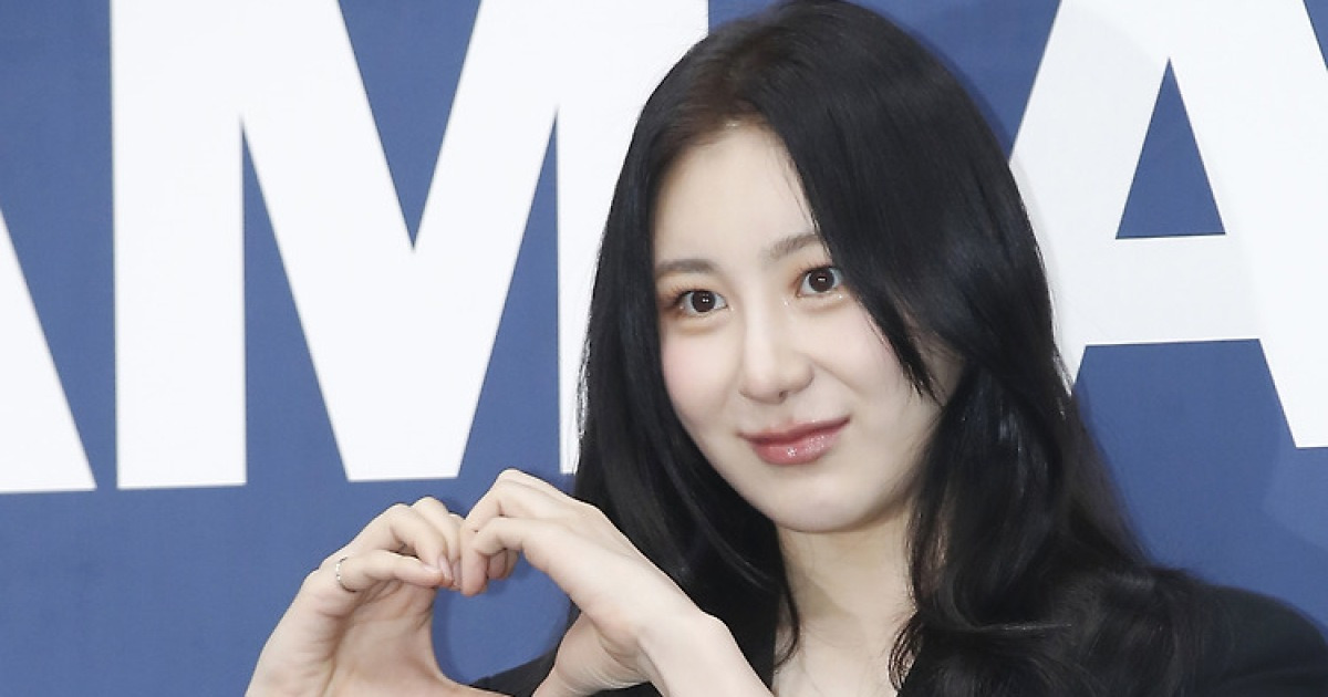 아이즈원 출신 이채연, 7년 만에 WM엔터 떠난다 "앞날 응원"