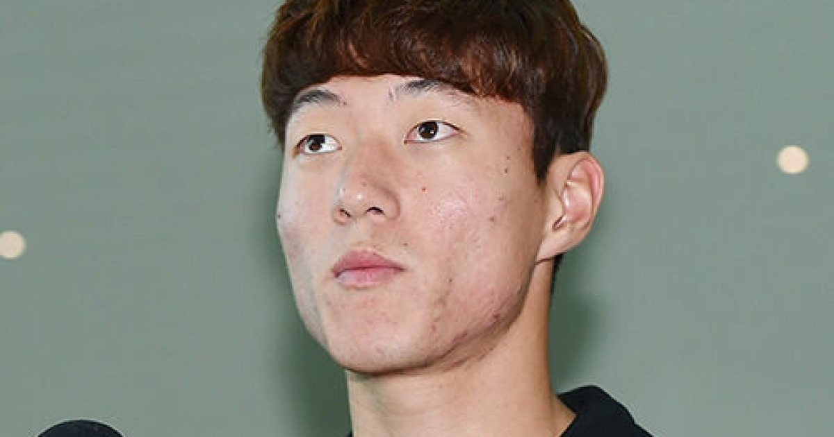 "축구로 신뢰 회복하겠다"...'불법 촬영 혐의' 황의조, 상고 포기→징역형 집행유예 확정