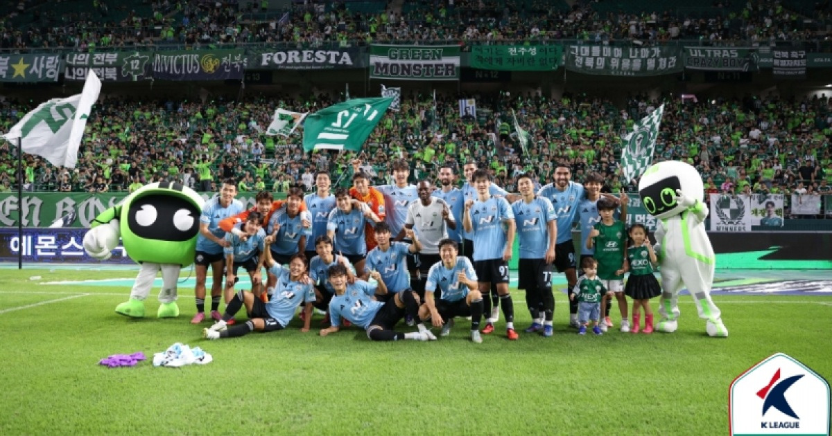 ‘강등권→조기 우승 눈앞’ 포옛의 전북, 대전 꺾고 ‘20승’ 고지…동해안 더비는 1-1 무승부