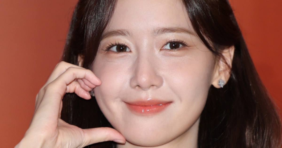 '폭군의 셰프' 임윤아, 순백의 드레스 입고 '글로벌 1위' 압도하는 미소