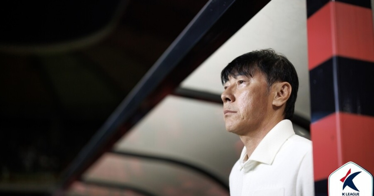 ‘첫 동해안더비’ 신태용 감독 “신경 많이 쓰였던 것 사실, 비겨서 아쉽다”