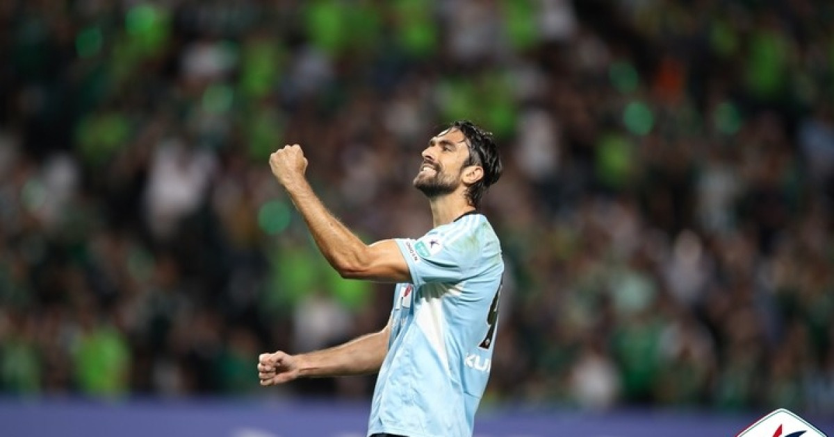 '콤파뇨 PK 결승골' 전북, 대전에 1-0 승→2위와 20점차 독주...강원은 서울 제치고 5위 도약