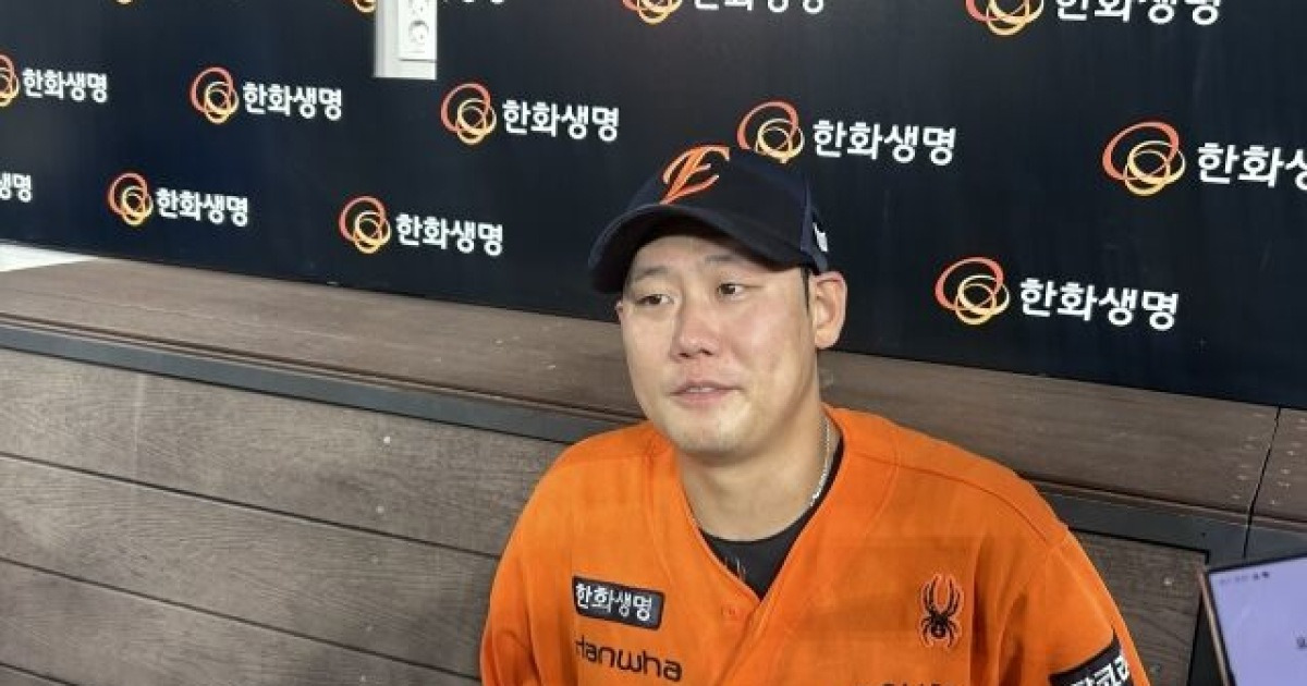 "기분 좋게 보고 있어요" 이래서 김경문이 극찬했나…1.1억 FA 5할 맹타 비결 무엇이길래, 90억 캡틴 고맙다