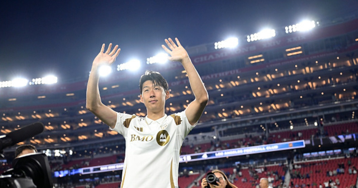 "SON과 뛰면 여유 생겨" 부앙가 해트트릭, 손흥민 존재도 큰 지분... LAFC 감독 "대표팀-소속팀 일관된 활약 대단"
