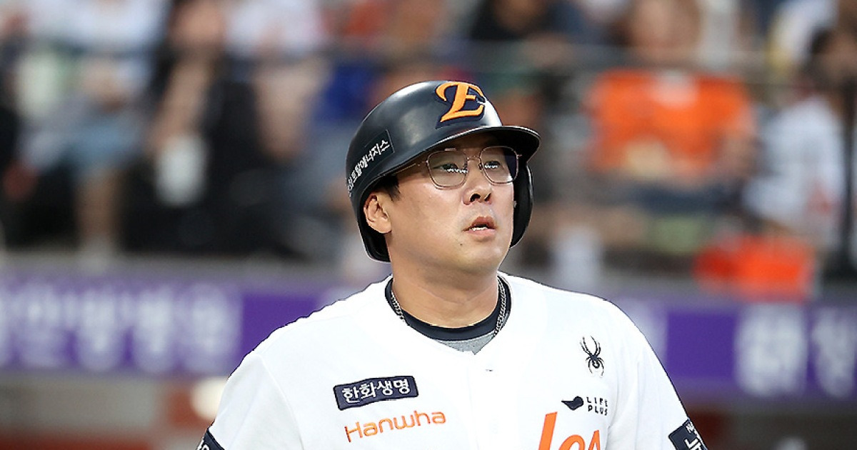 김경문의 깜짝 '안치홍 대주자' 투입… 비하인트 스토리는? 이런 깊은 뜻도 있었다니