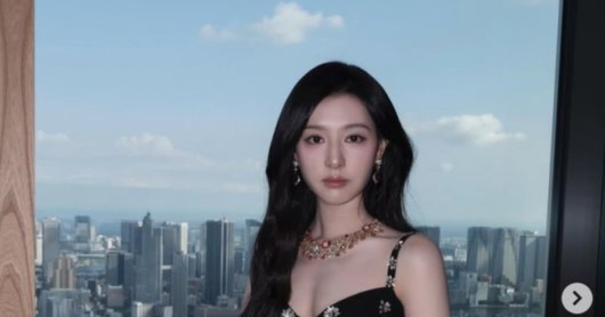 김지원, 명품 주얼리 걸친 후 달라진 비주얼..극강의 미모
