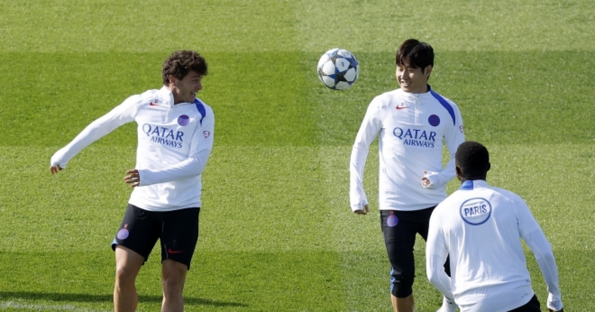 ‘훈련장 등장’ PSG 이강인, 발목 부상 털고 주전 경쟁 재참전…엔리케 감독 “UCL 2연패 자신”