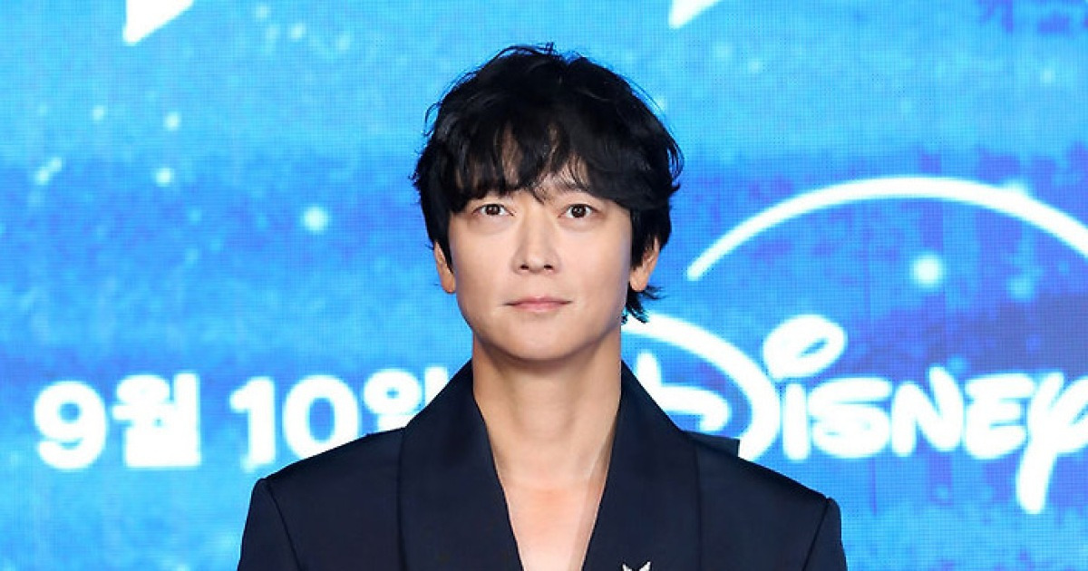 강동원 1인 기획사도 미등록 "뒤늦게 인지"