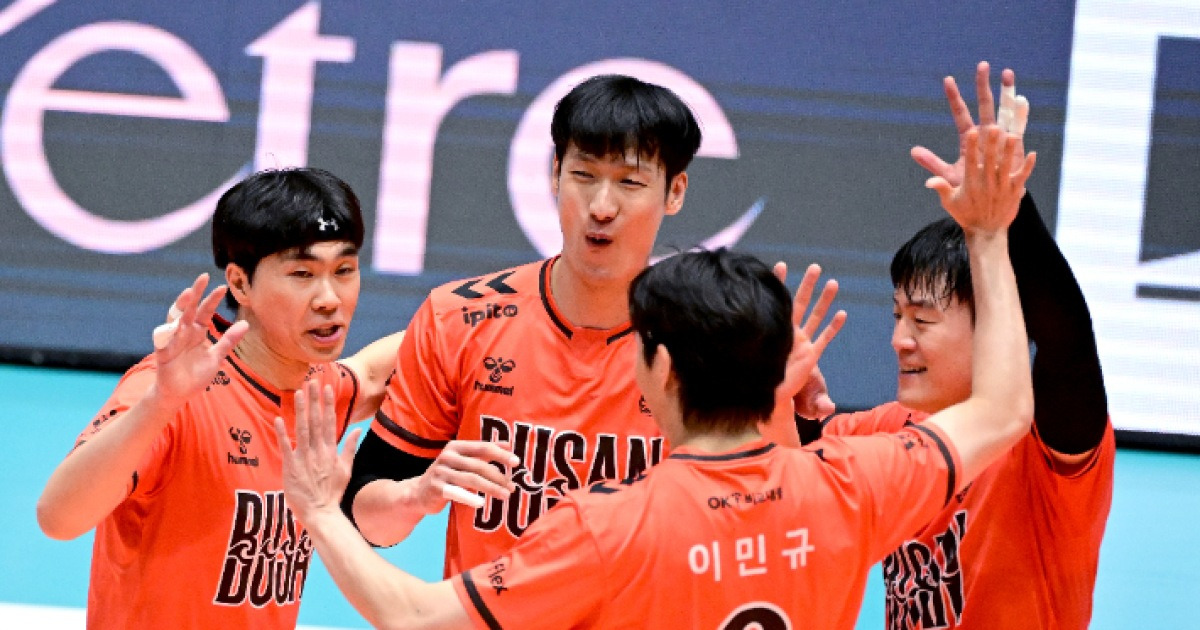 男 배구 OK저축은행, 4연승으로 컵대회 결승 선착…한전에 3-2 승리