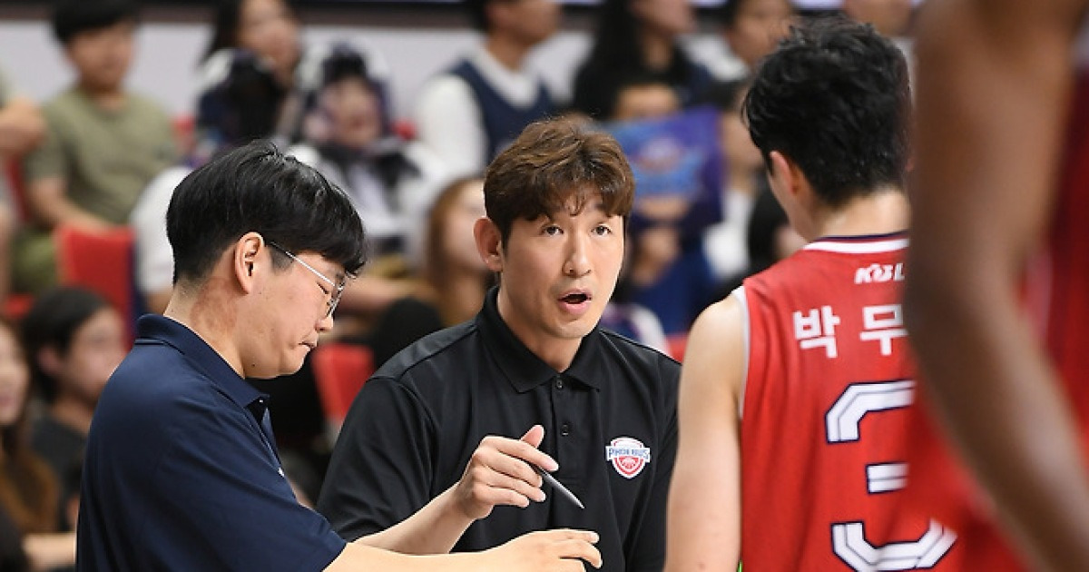 '양동근호' 현대모비스, 시범경기 첫 판서 '드림팀' KCC 대파(종합)