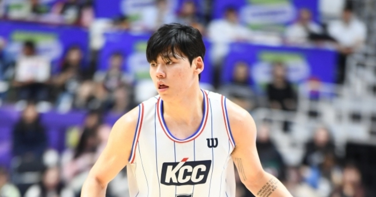 ‘슈퍼팀’ KCC 어쩌나, 29점차 대패보다 아픈 김동현의 발목 부상…“통증 있어 정밀검진 필요”