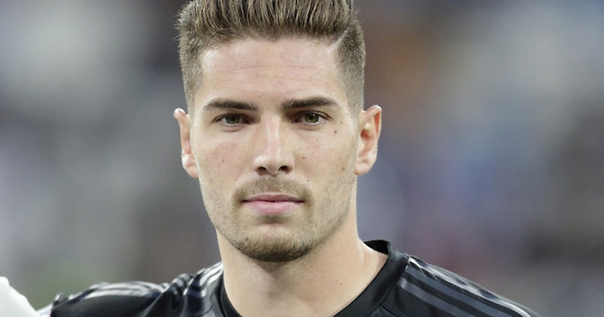 '축구 전설' 지단 아들, 프랑스 아닌 알제리 대표로 월드컵 도전