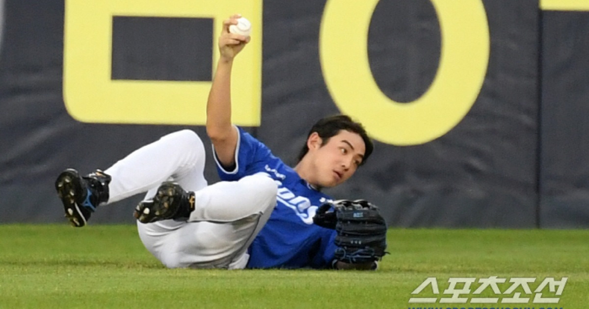 'PS 도중 일본행' 처절했던 구자욱 그 부상, 악몽 되살아나나…"서울 남아서 병원 진료한다"