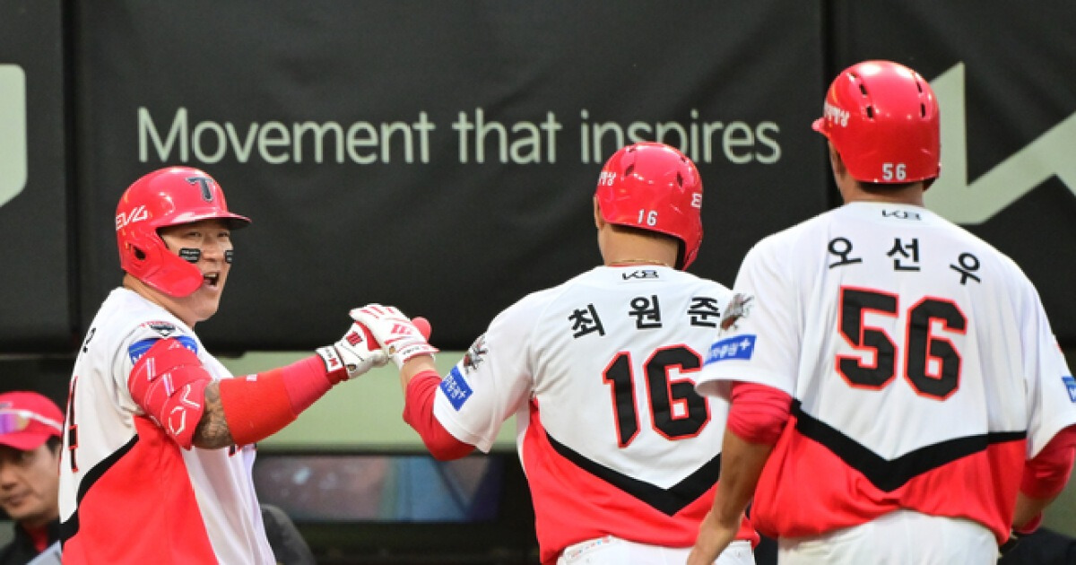 "완전히 올라왔다 기대했는데..." 5강 난망에 한숨, 최형우는 왜 떠나간 동생들을 아쉬워했나