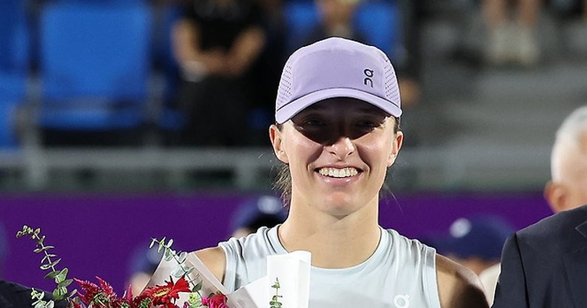 시비옹테크, 알렉산드로바에 역전승…코리아오픈 테니스 우승