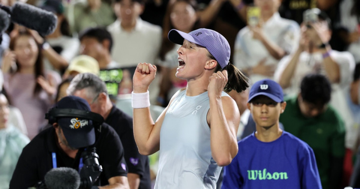 이가 시비옹테크, 역전승으로 WTA 코리아오픈 우승...'결승전 무적'
