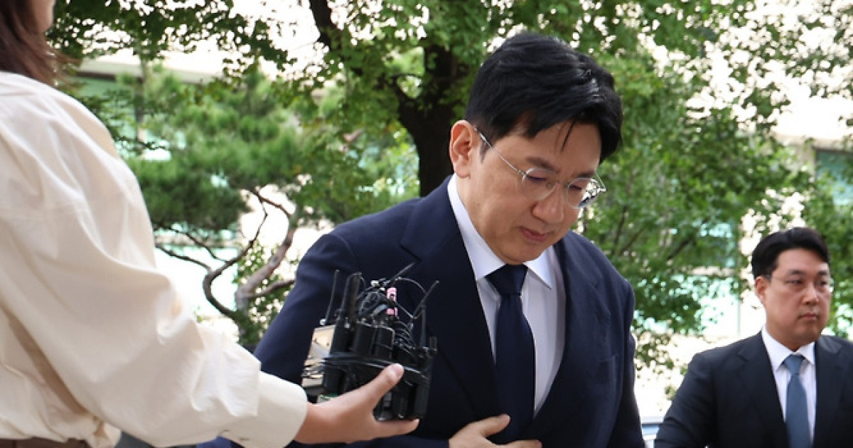 방시혁, 부정거래 혐의 2차 소환…경찰 “필요한 조사 모두 진행”