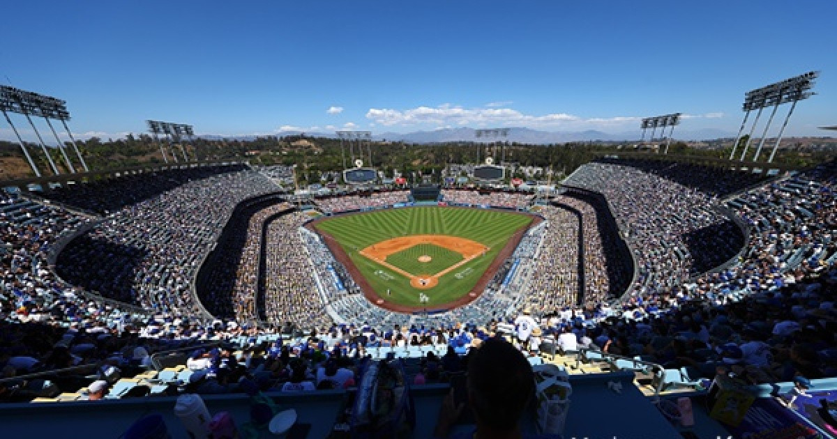 다저스, 시즌 마지막 홈경기서 구단 최초 400만 관중 돌파…평균 4만 9537명