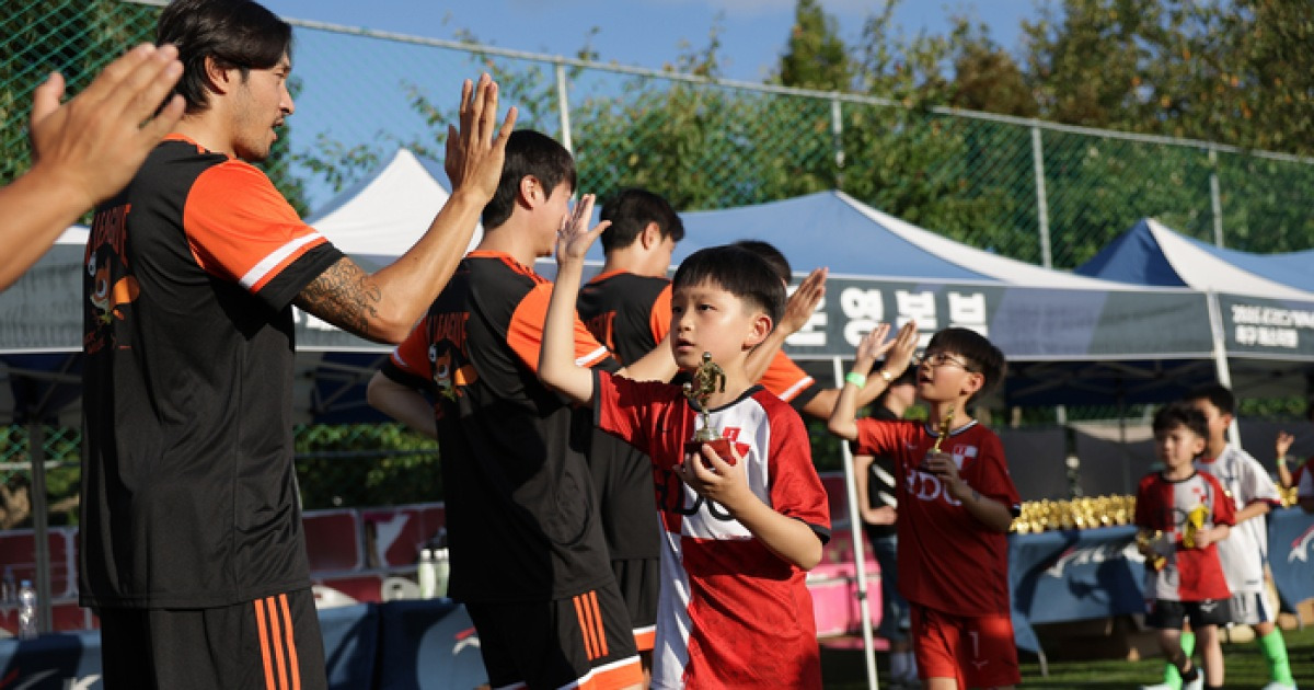 ‘은퇴 K리거’ 조원희·박종우·안병준, 꿈나무와 만났다…알찬 교류 장이 된 K리그 퓨처스 페스티벌