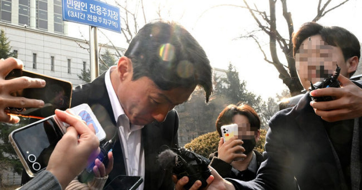 "J리그 베스트 11이었는데"...'국제망신' 황의조 논란, 일본·중국도 주목 "좋은 선수였는데 무슨 짓을 한 거야?"