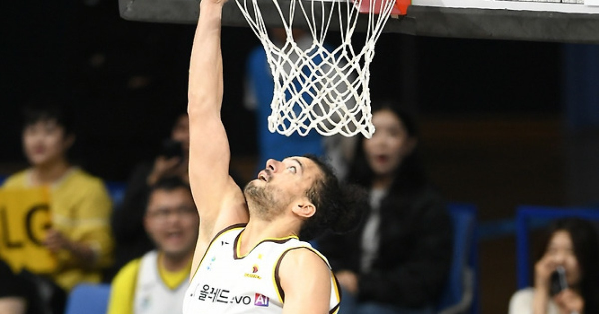 '실책 17개' 창원 LG, 칼 타마요→아셈 마레이 '더블더블', 고양 소노 80-74 '제압'