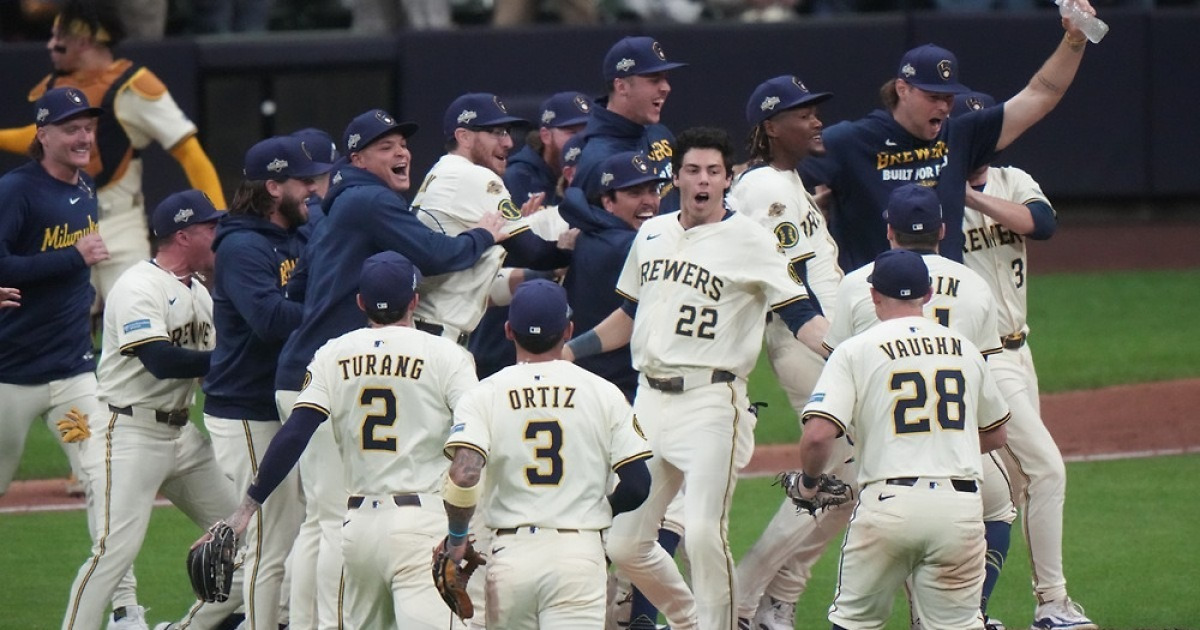 밀워키, 컵스 꺾고 NLCS 진출…다저스와 WS 티켓 놓고 대결