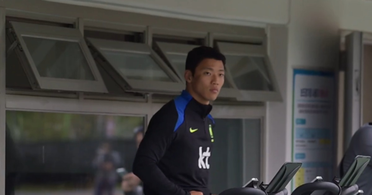 '홀로 사이클 탄 황희찬' 파라과이전 출격 여부에 촉각