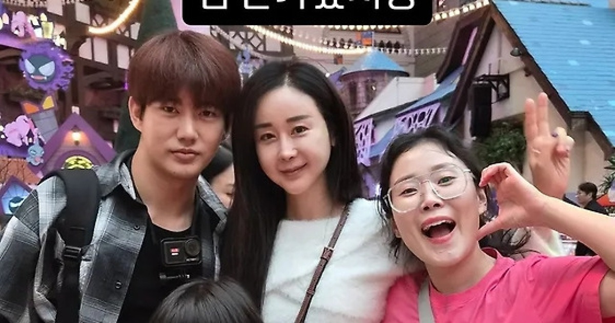 함소원, 전남편 진화 韓서 만났다…딸과 놀이공원서 포착