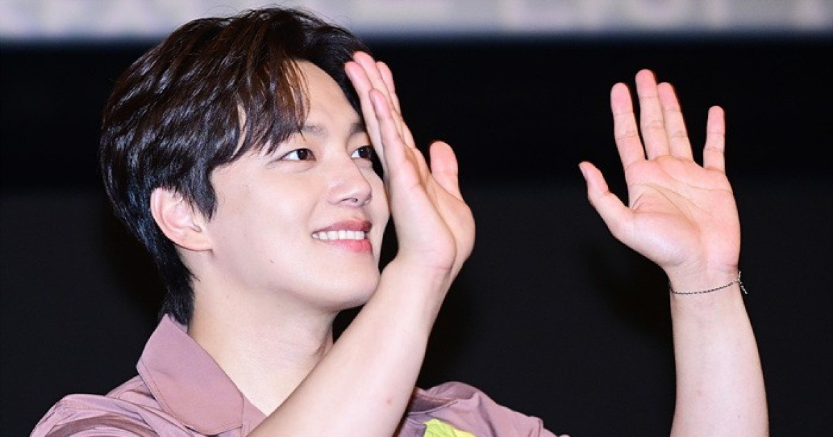 여진구, 손편지로 입대 발표…"멋진 모습으로 돌아올게요"