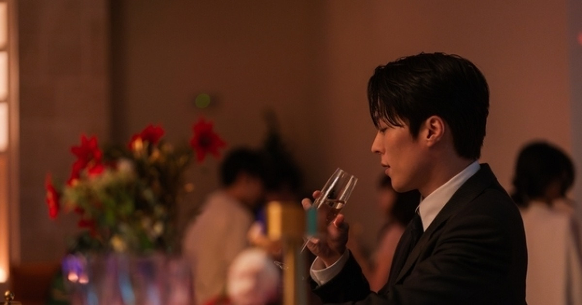 장기용, 차가워서 더 끌리는 냉미남인데…안은진 탓 멘붕(키스는 괜히 해서)