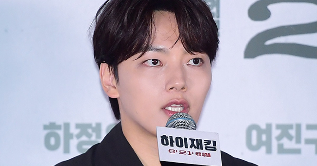 여진구, 입대 앞두고 전한 심경 "더 단단하고 성숙해져 돌아올 것"