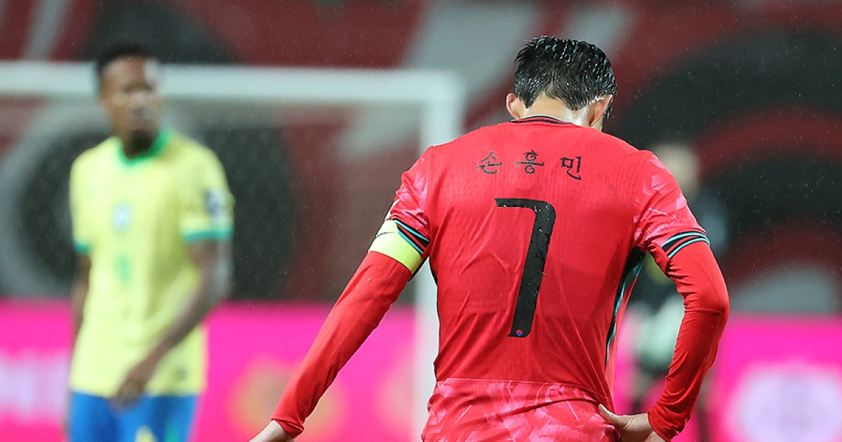 '손흥민만 민망해졌다' 파라과이전 '3만 석 이상' 미판매...최다 출전 기념식에도 불구, 티켓 절반가량 안 팔렸다