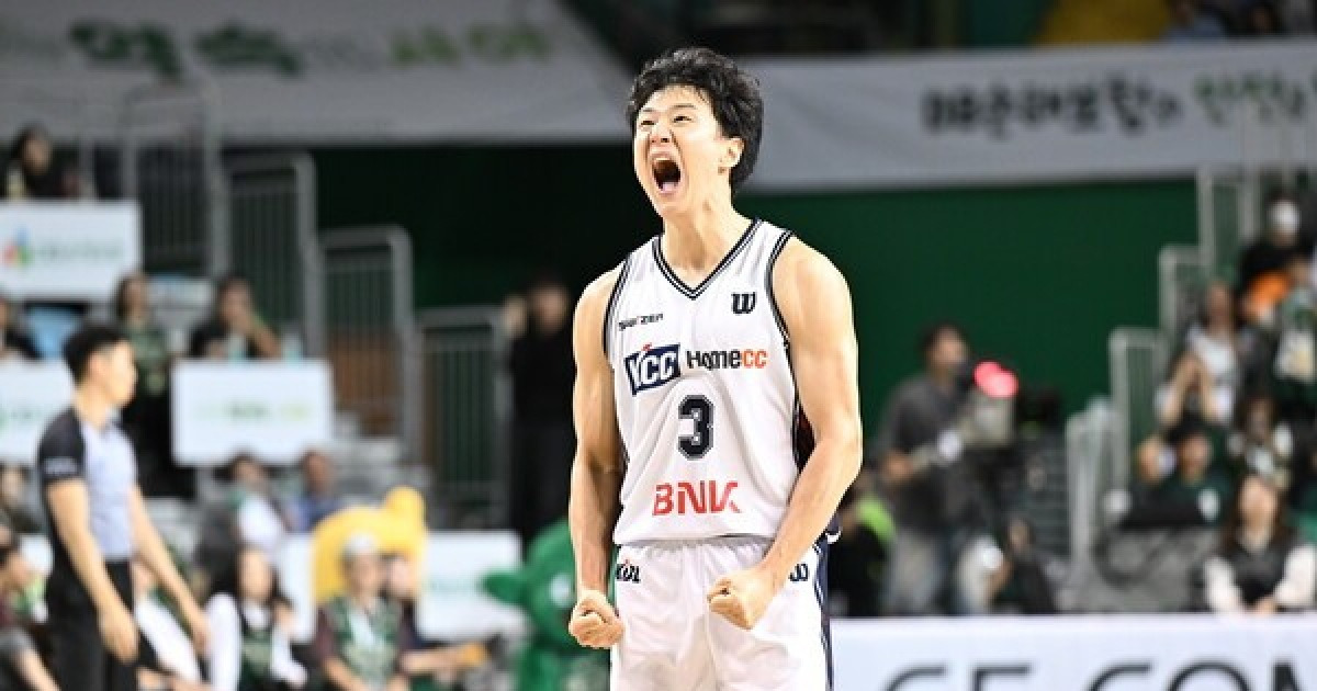'허웅 7초 남기고 위닝샷 폭발→포효' KCC, DB 꺾고 단독 1위 등극