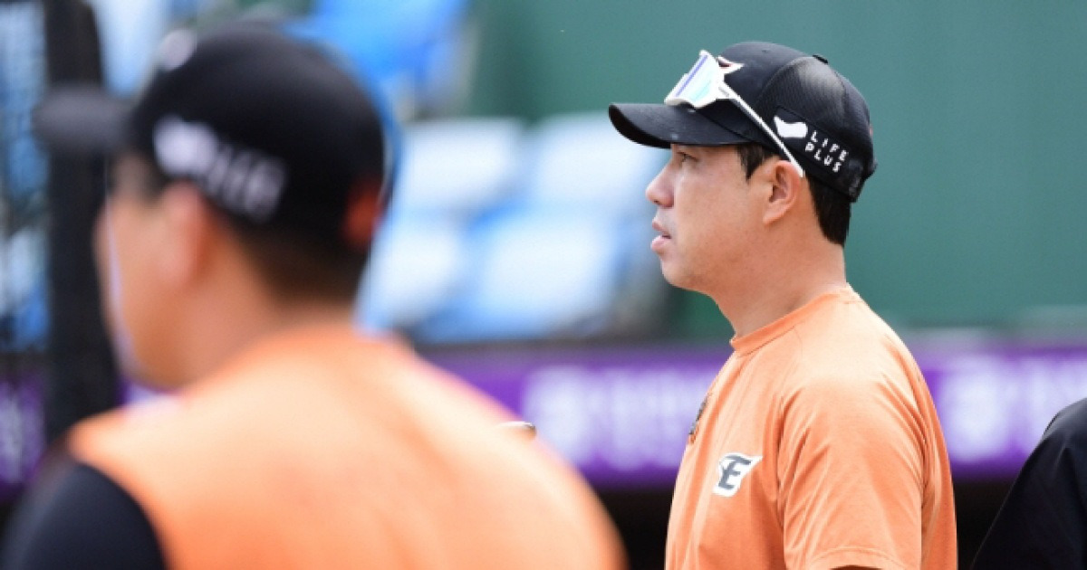 '짐 싸서 나가고, 눈물의 충격 이적 또 나오나' 11월 19일, 2년만에 상자가 열린다