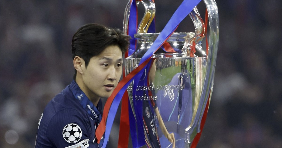 이강인, AFC 올해의 국제 선수상 수상…손흥민·김민재 잇는 아시아 최고 스타로