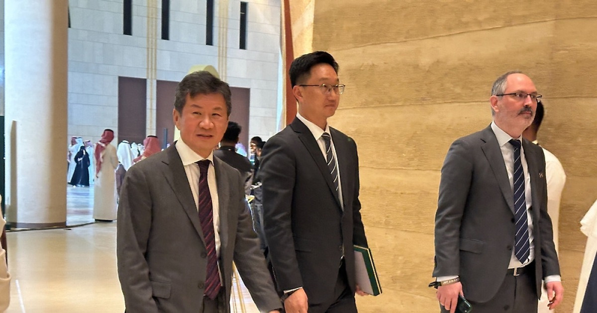 정몽규 "이강인 수상 당연"…A매치 흥행 실패엔 '내 탓' 인정